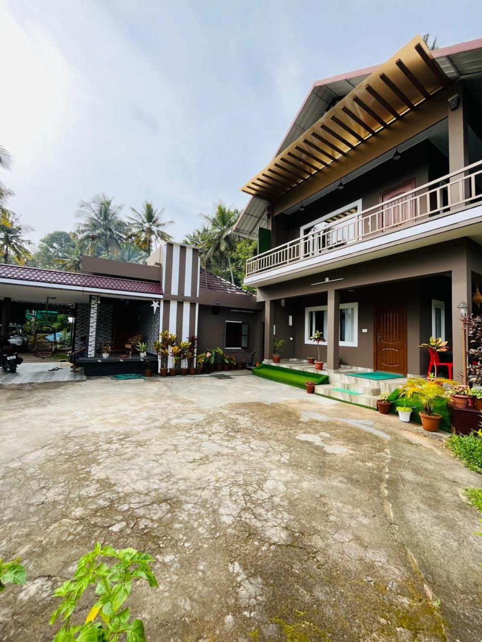 Linn View Home Stay Munnar Exteriör bild