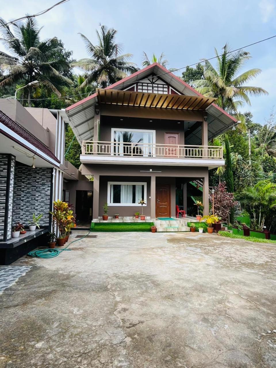 Linn View Home Stay Munnar Exteriör bild