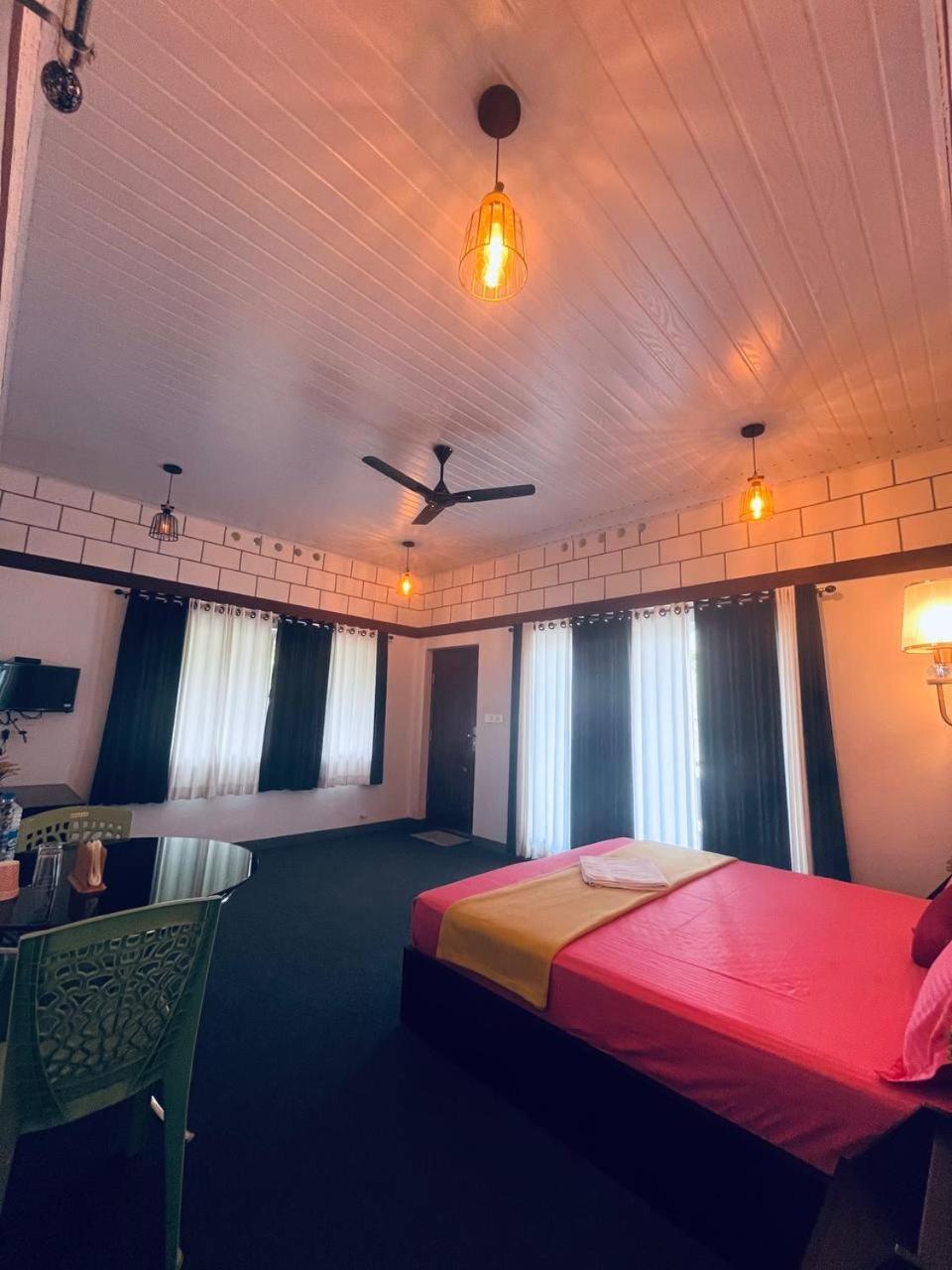 Linn View Home Stay Munnar Rum bild