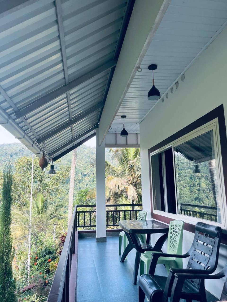 Linn View Home Stay Munnar Rum bild